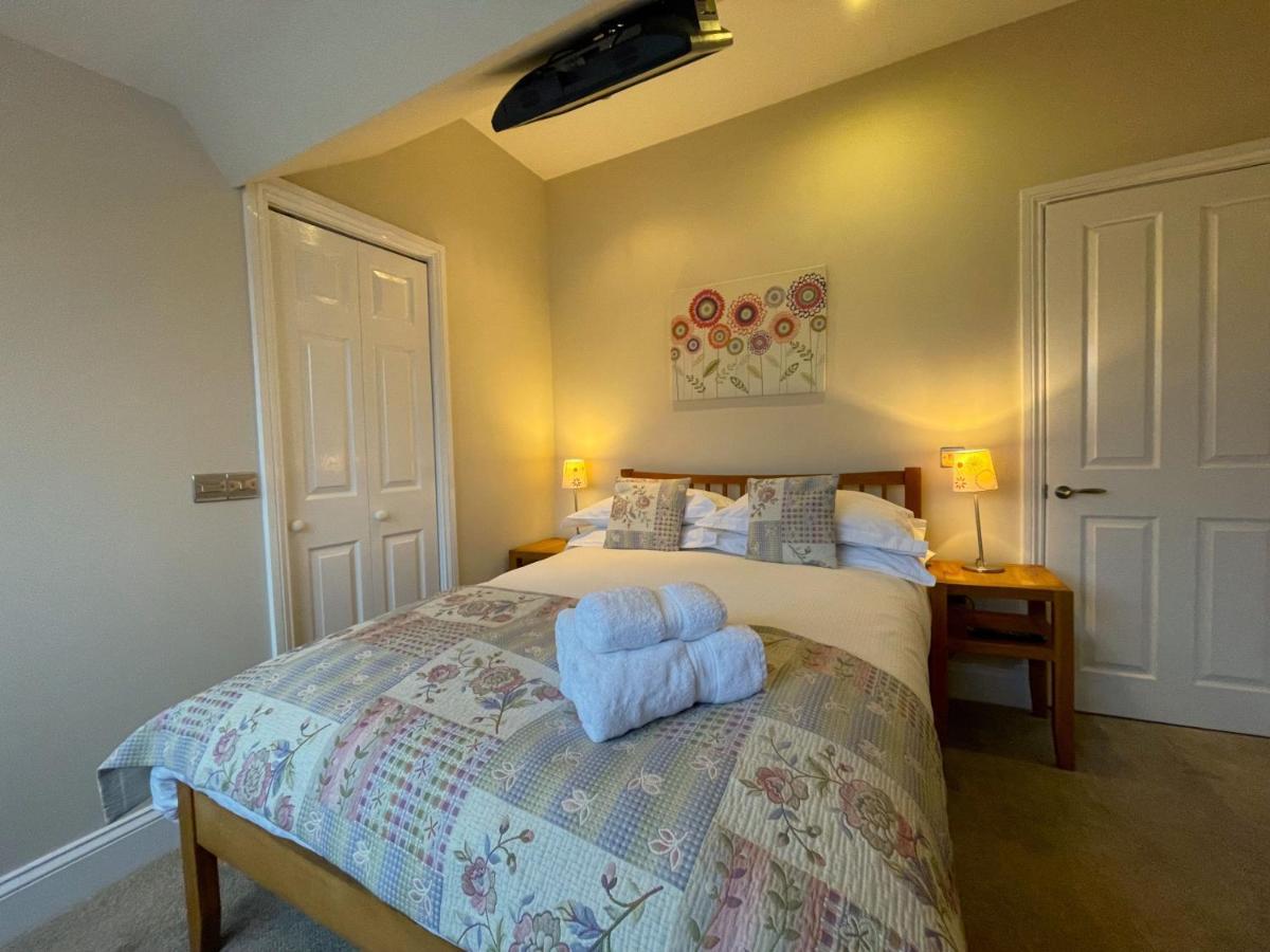 הוילה קזיק Wordsworth House Hot Tub Hire Available מראה חיצוני תמונה